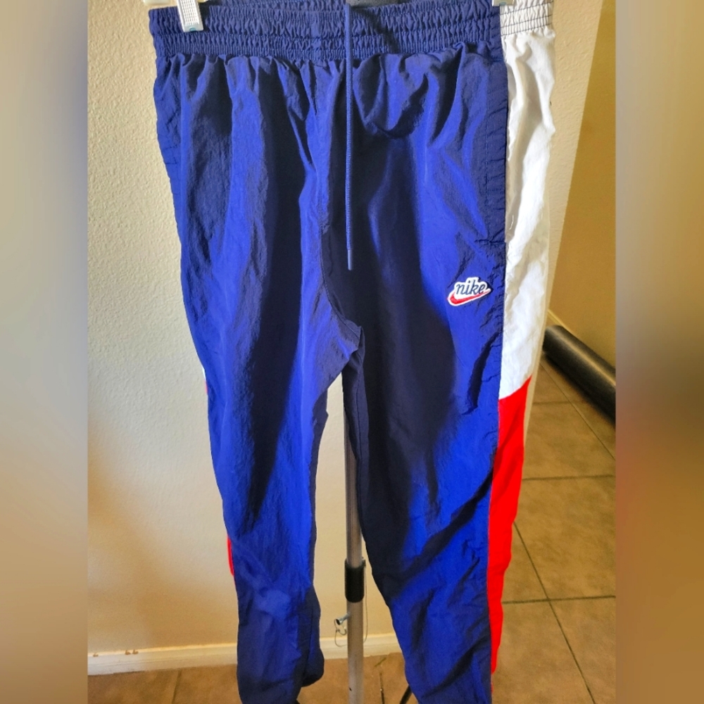Nike windbreaker pants size women's small